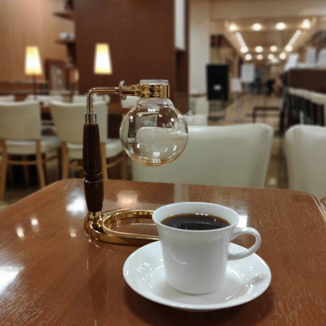 カフェと喫茶店・純喫茶の違いとは？今は法律上の違いがなくなった？