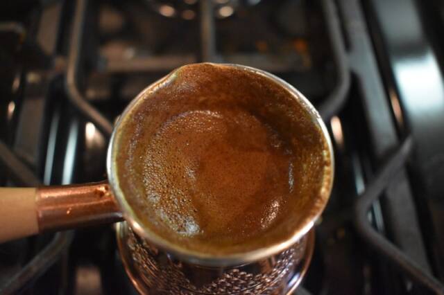 ギリシャコーヒーとは？作り方と飲み方を写真と動画でわかりやすく解説